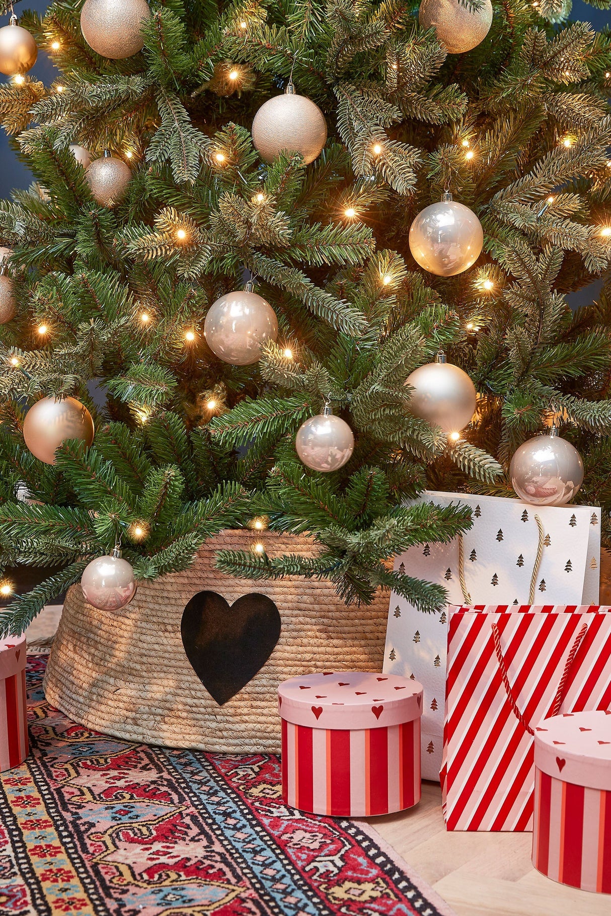 Mica Decorations Treeskirt hart creme - l50xb50xh26cm - maximondo