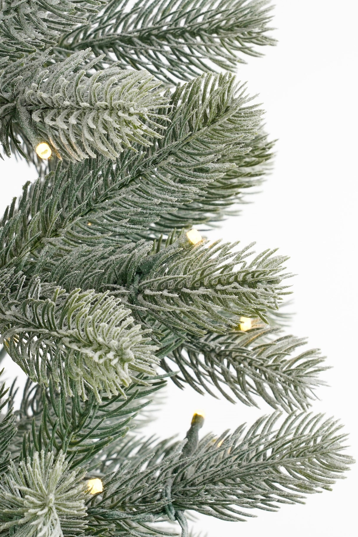 Black Box Trees Nagoya Kunstkerstboom met LED Verlichting en Timerfunctie - H120 x Ø60 cm - maximondo
