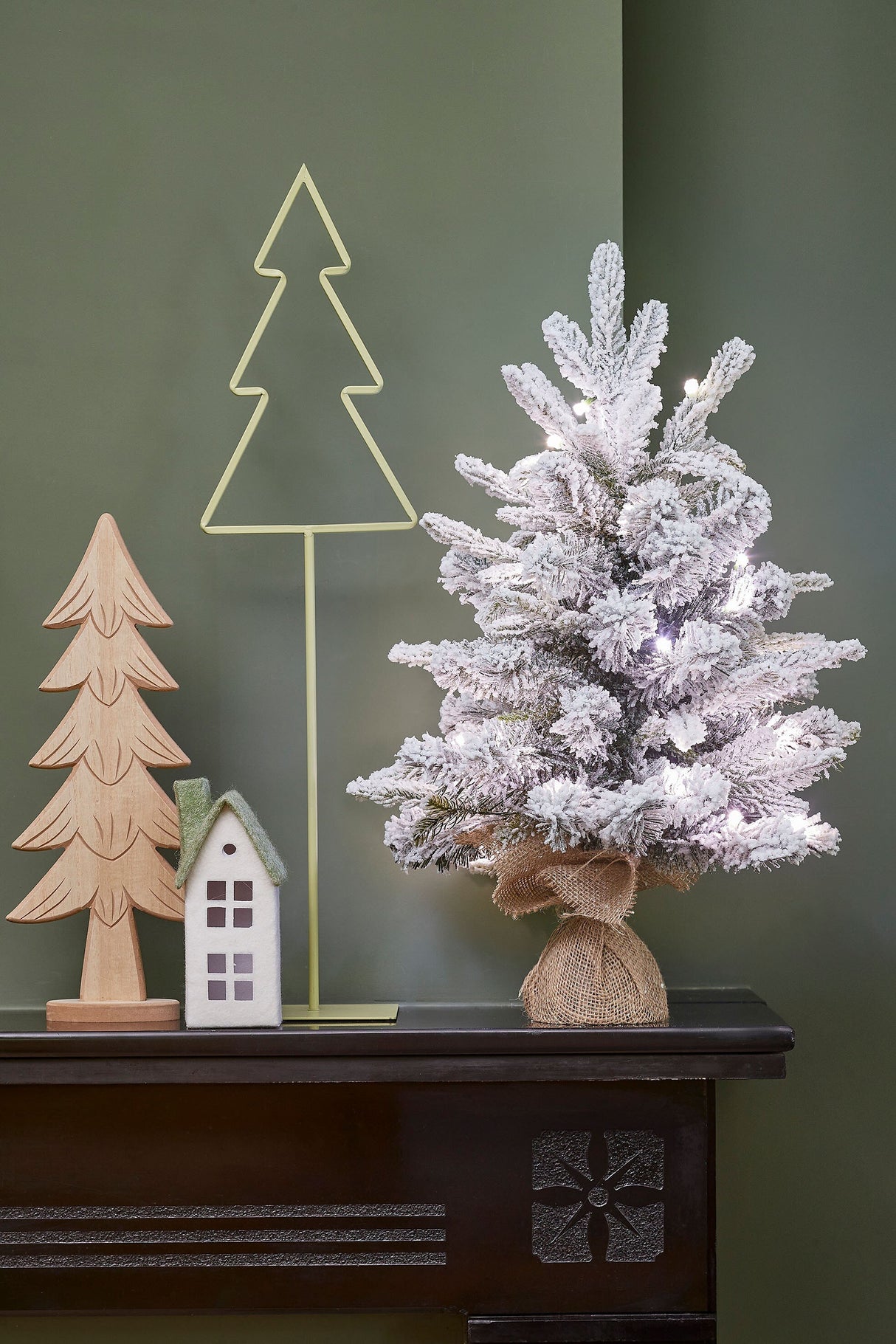 Black Box Trees Grimshaw Kunstkerstboom in Pot met LED Verlichting en Timerfunctie - H60 x  Ø45 cm - maximondo