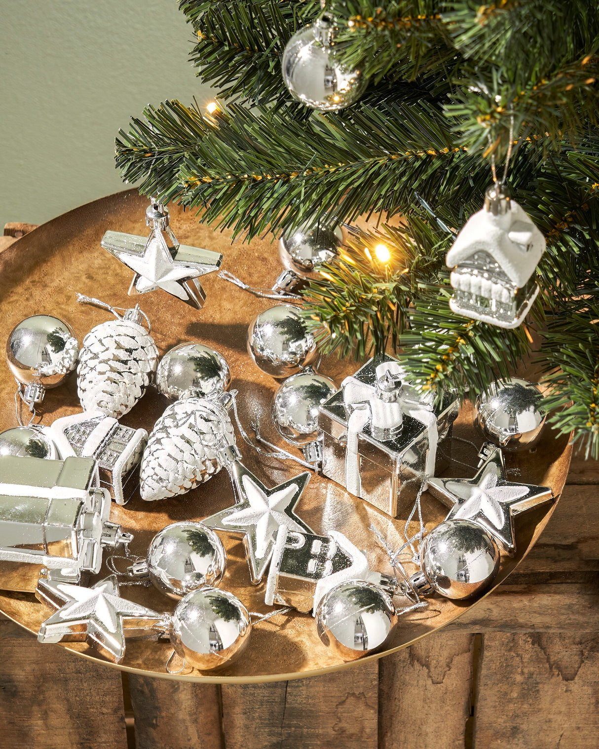 Black Box Trees Joy Kunstkerstboom met 26 Ornamenten en LED Verlichting - H90 x Ø50 cm - maximondo