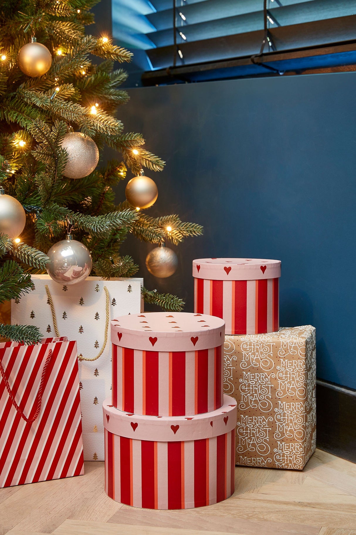 Mica Decorations Opbergdoos rood set van 3 FSC Mix - h14xd21cm