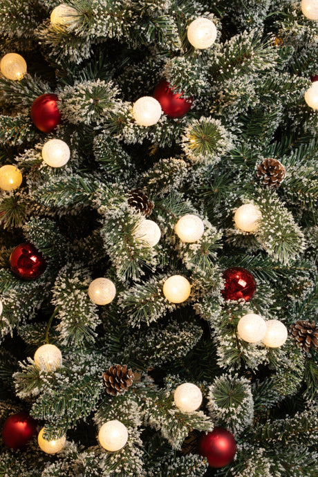 Black Box Trees Kaprun kerstboom groen frosted rood 140L TIPS 790 en timer - h180xd108cm
