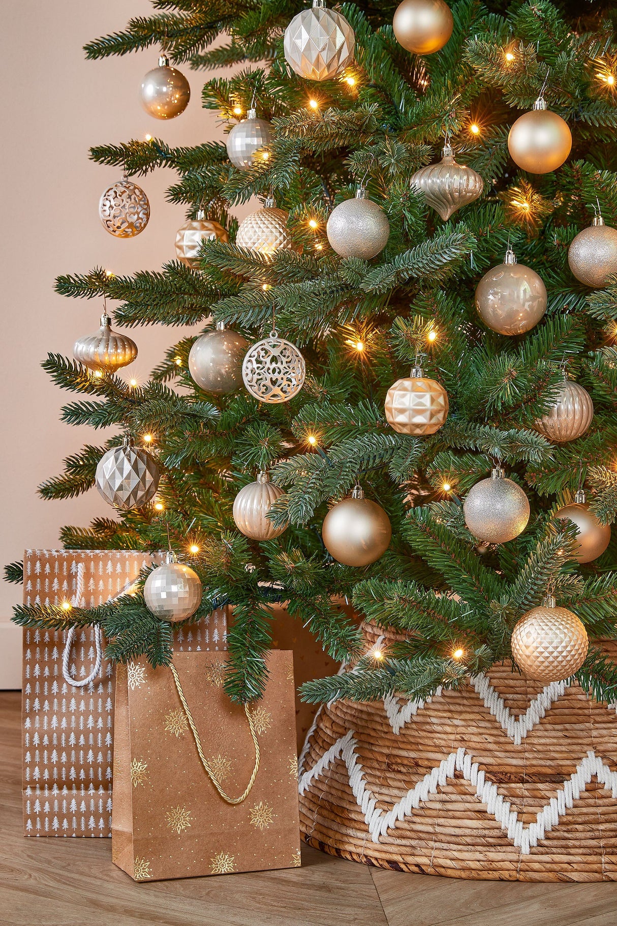 Mica Decorations Kerstballen Set - 60 Stuks - Ø7 cm
