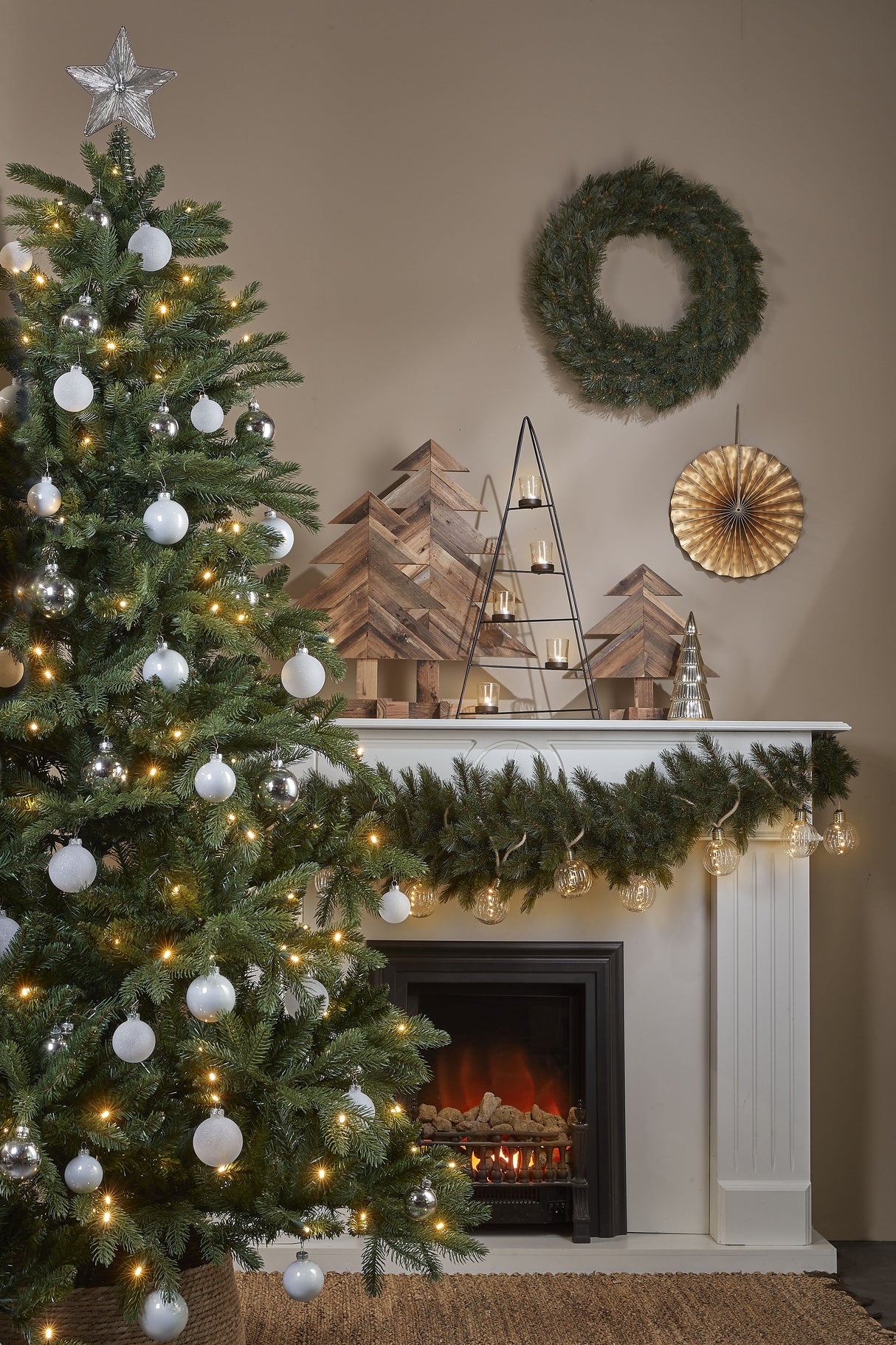 Triumph Tree Forest frosted swag groen TIPS 230 - l180xd36cm