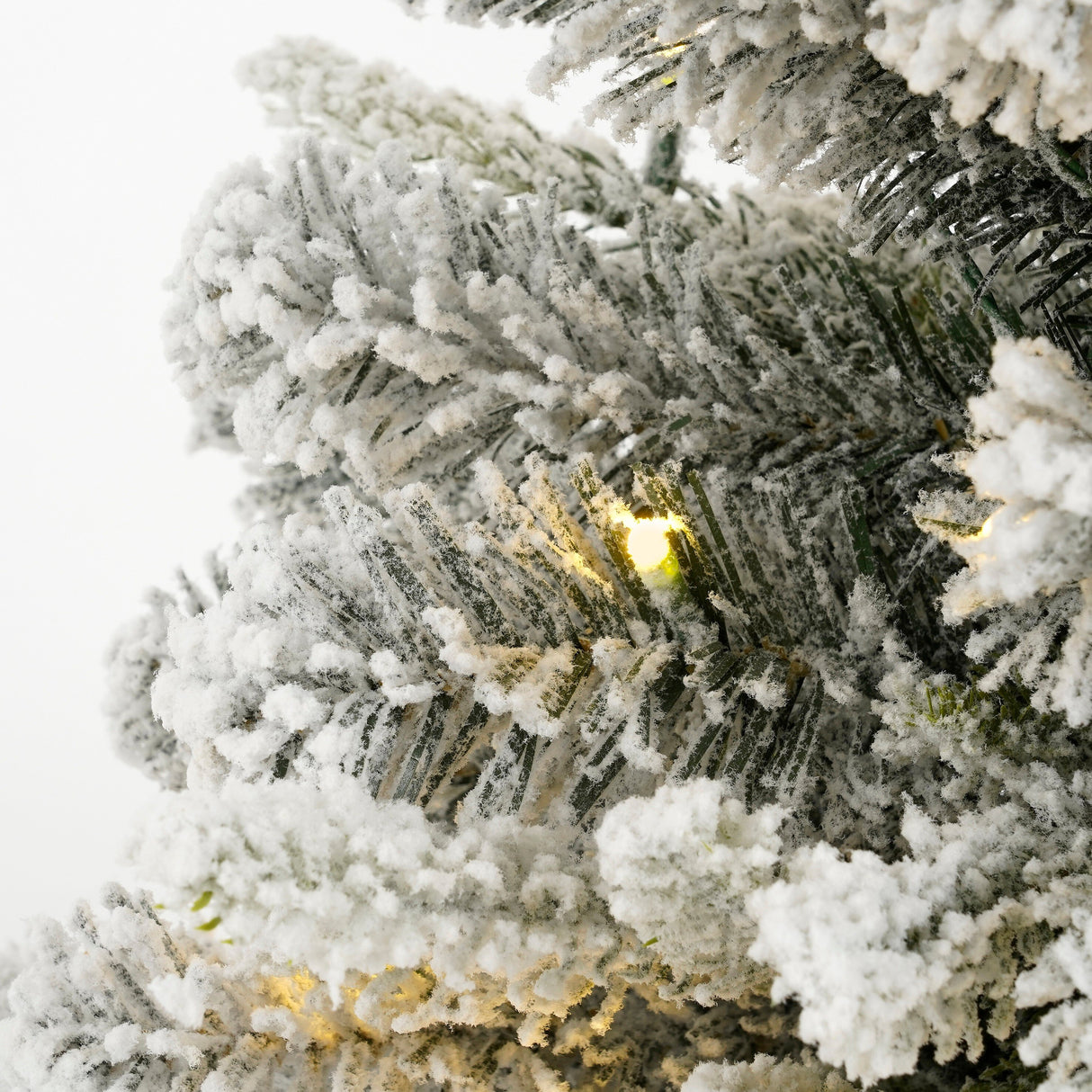Black Box Trees Grimshaw Kunstkerstboom in Pot met LED Verlichting en Timerfunctie - H60 x  Ø45 cm - maximondo