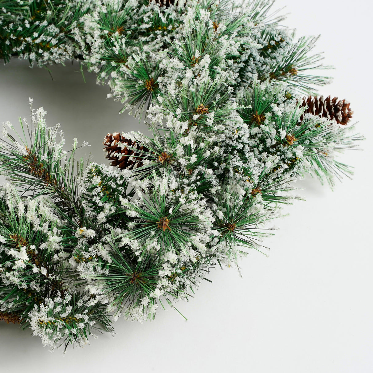 Black Box Trees Vandans krans groen frosted TIPS 100 - d60cm - maximondo