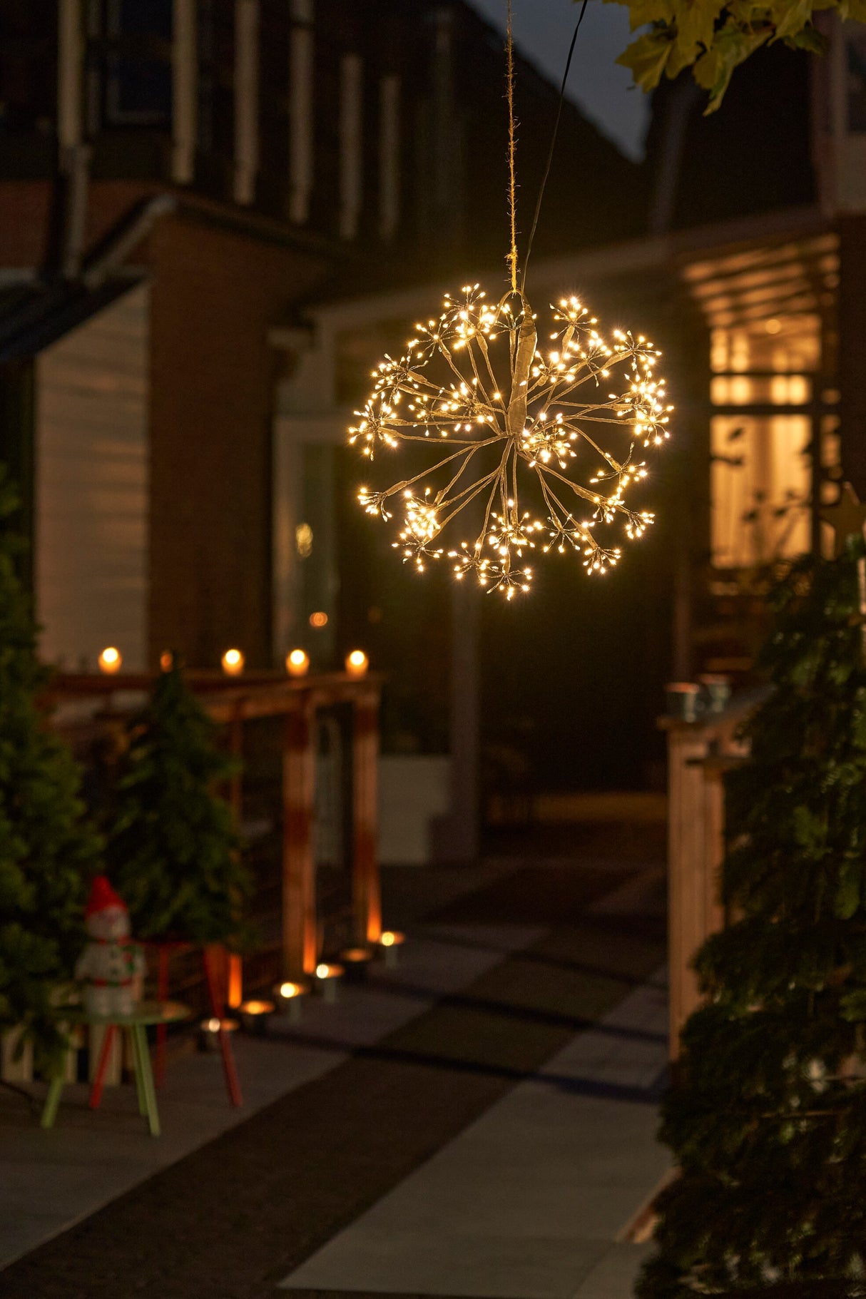 Luca Lighting Bal led zwart klassiek wit 384led IP44 en timer - d30cm