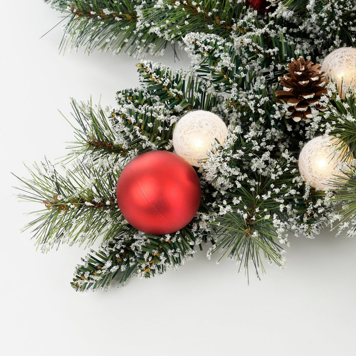 Black Box Trees Kaprun krans ster groen frosted rood 9L TIPS 162 battery operated en timer - h15xd90cm - maximondo