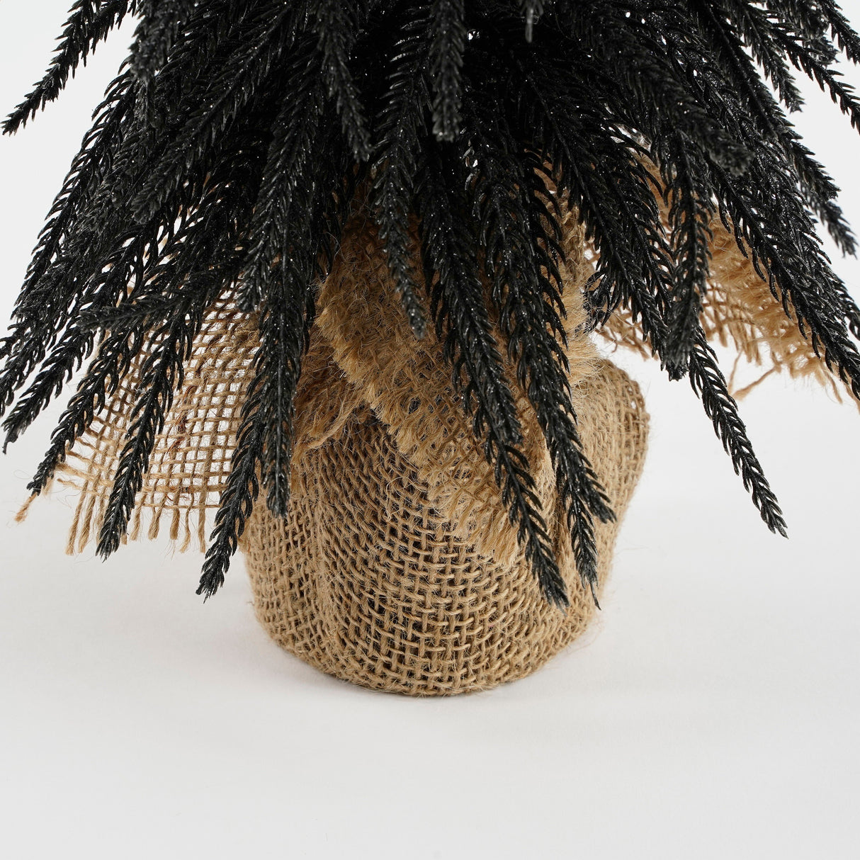 House of Seasons Kerstboom met burlap zwart TIPS 376 - h60xd32cm - maximondo