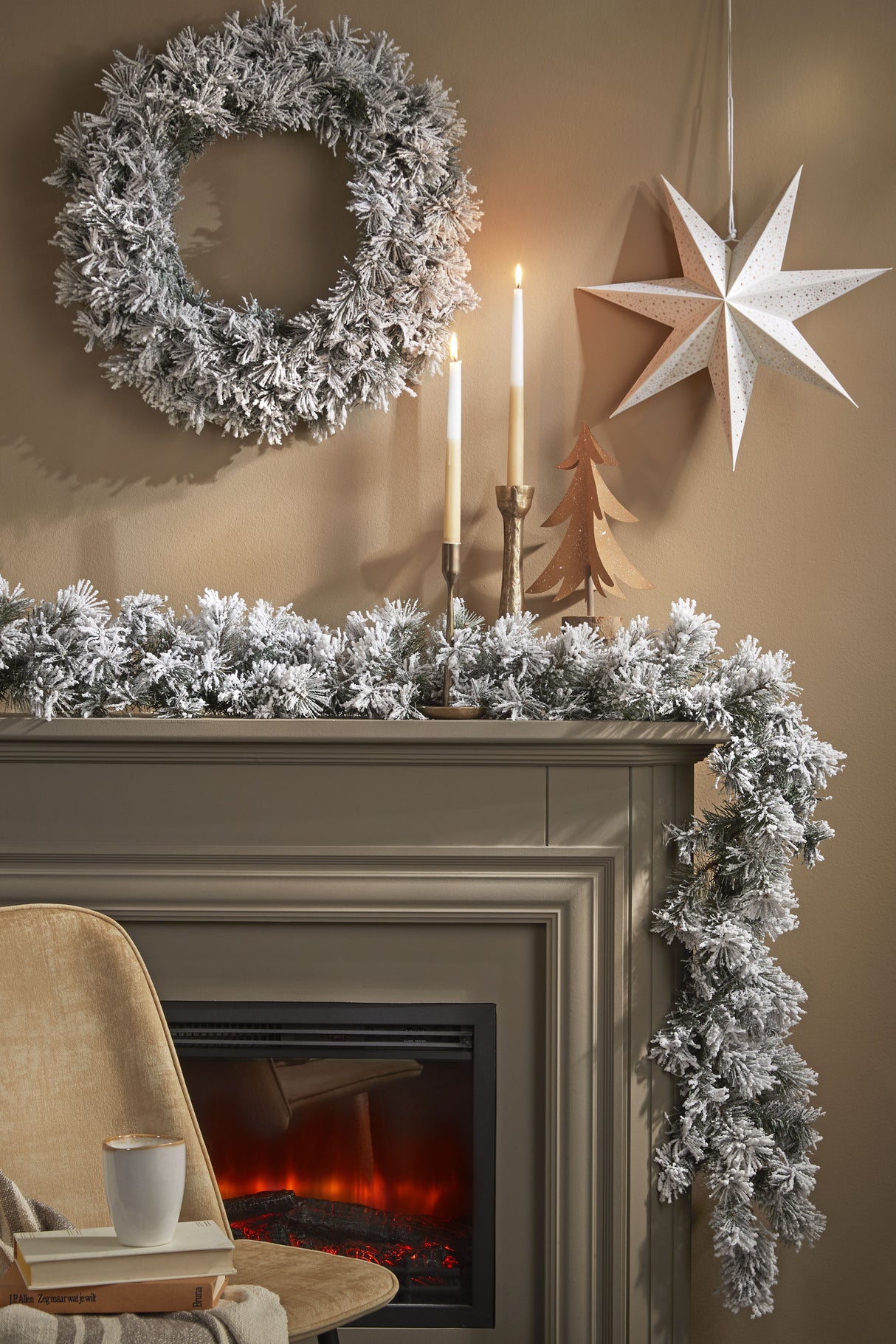 Black Box Trees Dinsmore krans groen frosted TIPS 108 - d60cm - maximondo
