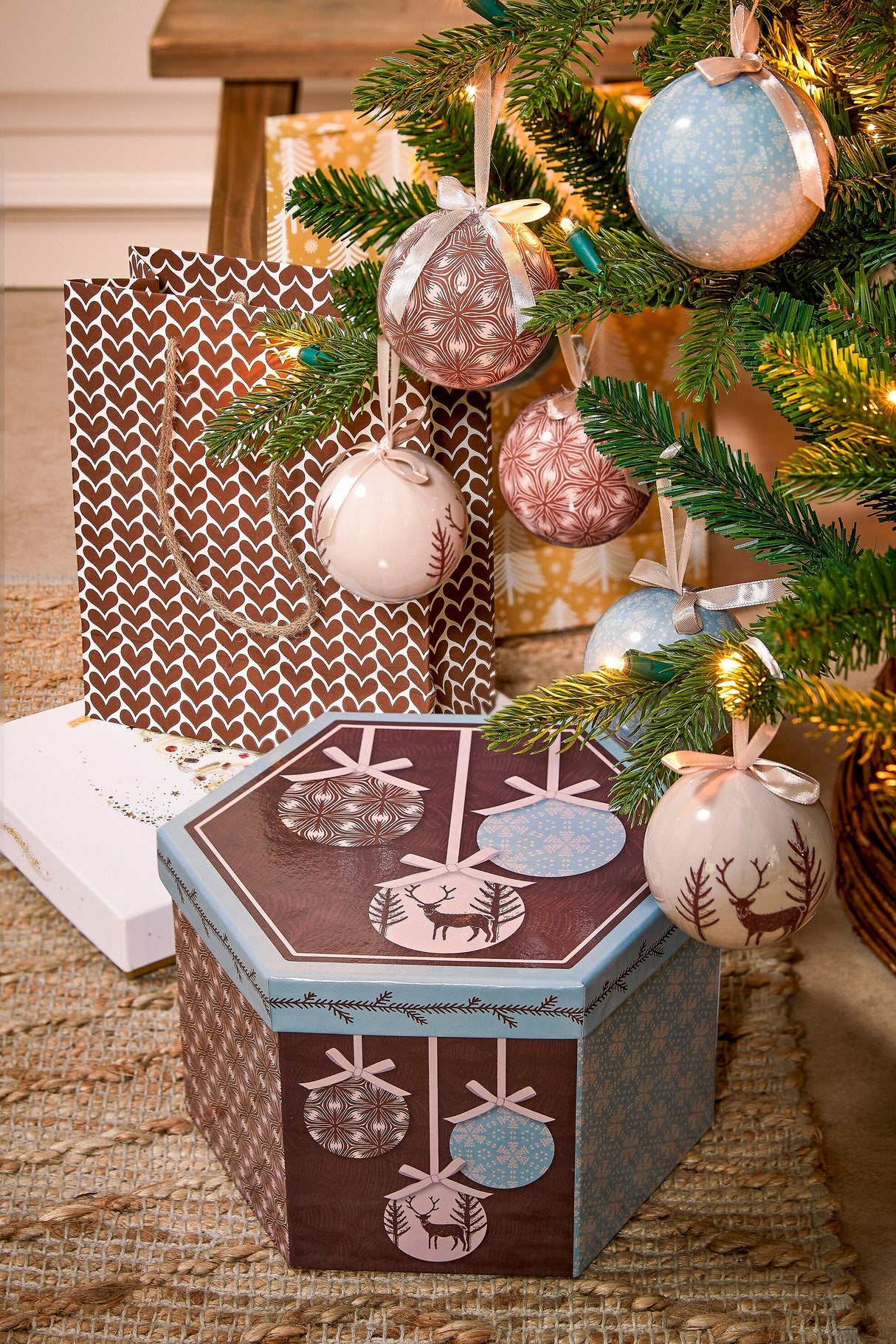 House of Seasons Bal onbreekbaar cadeau set l.blauw bruin 14 stuks - d7,5cm - maximondo