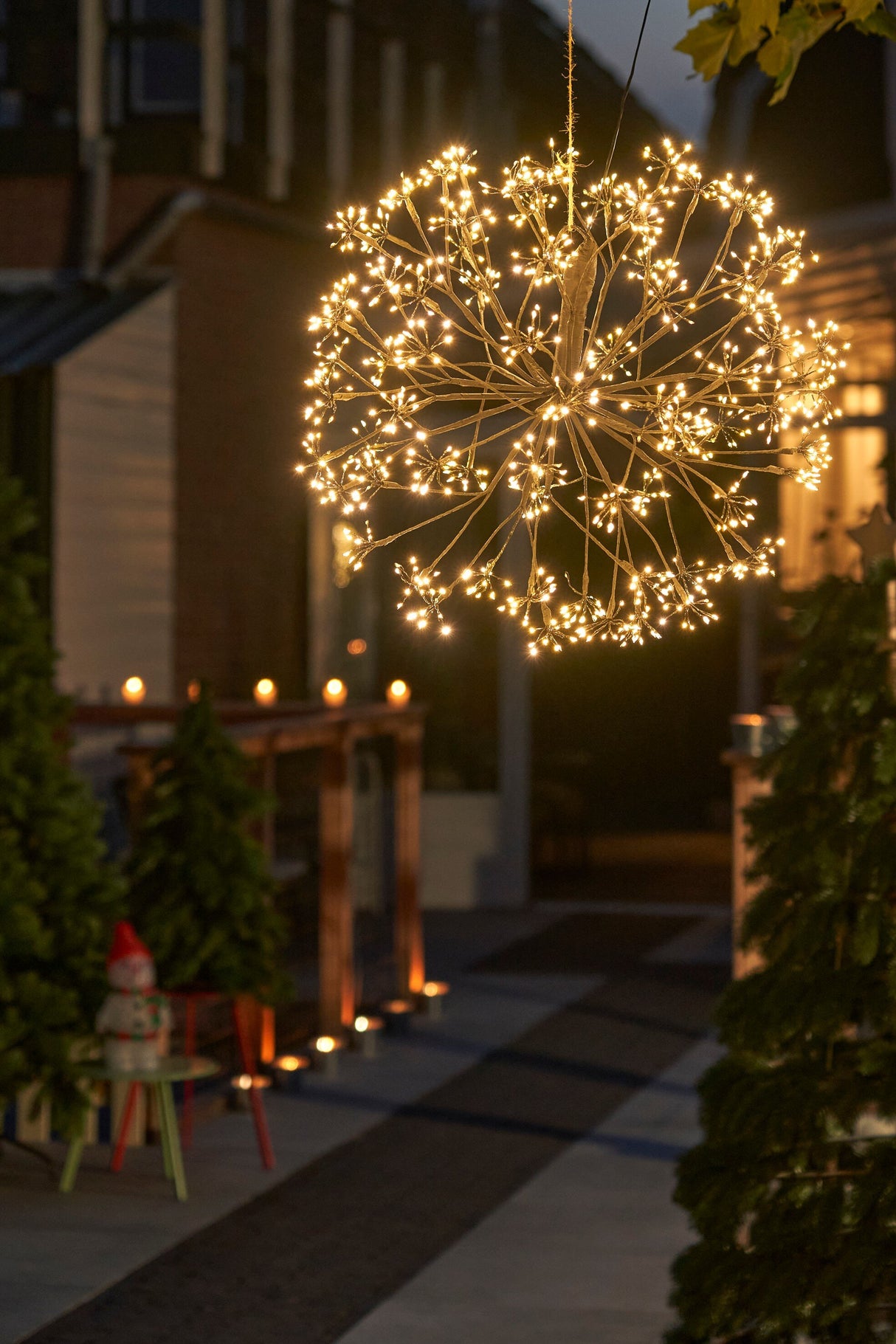 Luca Lighting Bal led zwart klassiek wit 912led IP44 en timer - d50cm